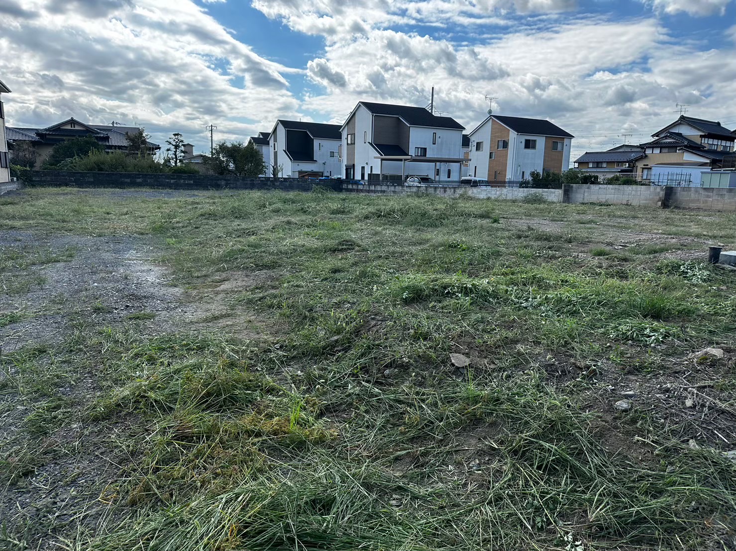 明和町 敷地内草刈り作業（スポット対応）